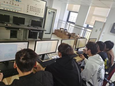 軌道交通學(xué)院組織學(xué)生參加2022年安徽省職業(yè)院校技能大賽(高職組)機(jī)械成圖技術(shù)賽項(xiàng)計(jì)算機(jī)技術(shù)培訓(xùn)